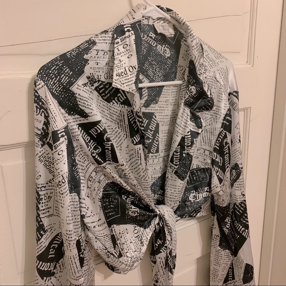 Dizzy Lizzy Satin Long Sleeve Cropped Newspaper Print Tie Wrap Style Blouse XL - Picture 2 of 10